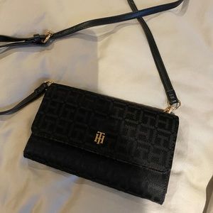 Tommy Hilfiger little purse bag